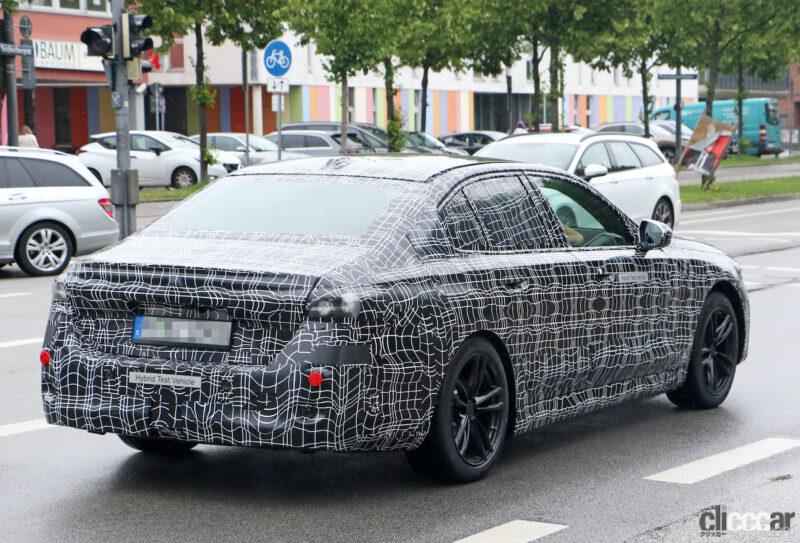 「「iX」風コックピット見える!? BMW 5シリーズ次期型、最新プロトタイプをキャッチ」の17枚目の画像