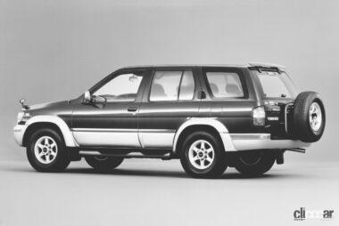 1995年発売の2代目テラノの後ろ外観、スペアタイヤの付いた大きなテールゲート