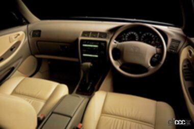 1991年発売の初代ウィンダムの運転席周り、充実した快適装備