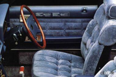 1980年発売の4代目マークIIのゴージャスなモケットシート