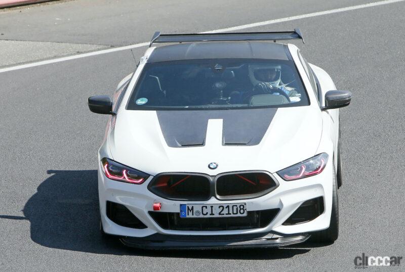 「またまた過激になった！　BMW M8 謎の開発車両がニュルを疾走」の2枚目の画像