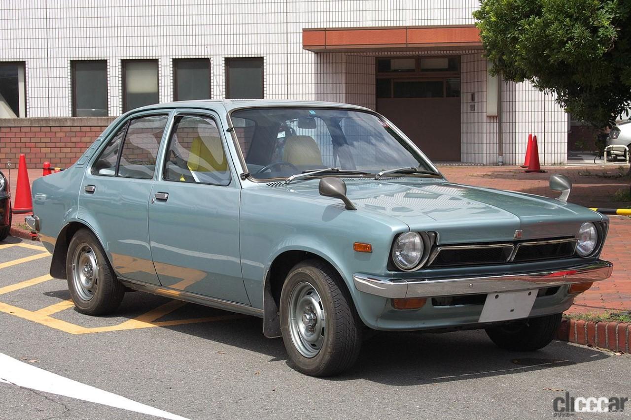 昆虫記のファーブル死去/ホンダがCVCCエンジン発表/初代いすゞジェミニ