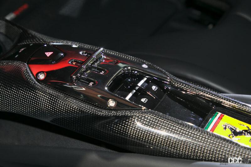 「電動化で後輪駆動のフェラーリ登場！新開発V6プラグインハイブッド搭載した新型フェラーリ296GTBは価格3678万円から【新車】」の9枚目の画像