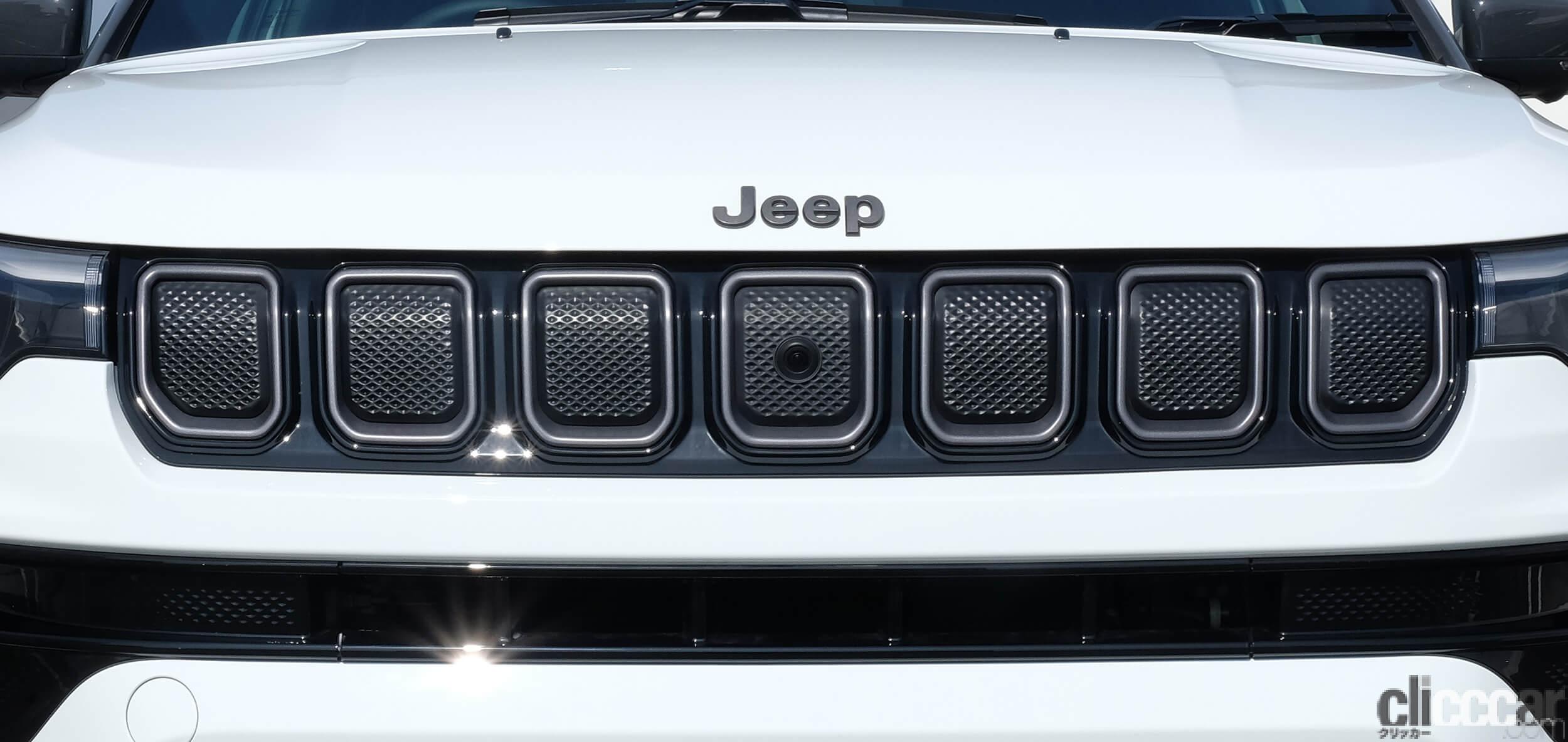 「ジープ・コンパスの限定車「S-モデル」は、専用のアクセントカラーや快適装備を強化した充実装備が自慢」の5枚目の画像