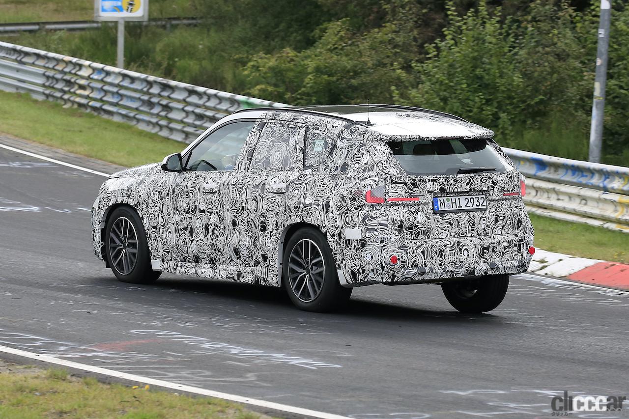 「BMW X1次期型、プロダクション仕様の開発車両がニュルで高速テスト！」の6枚目の画像