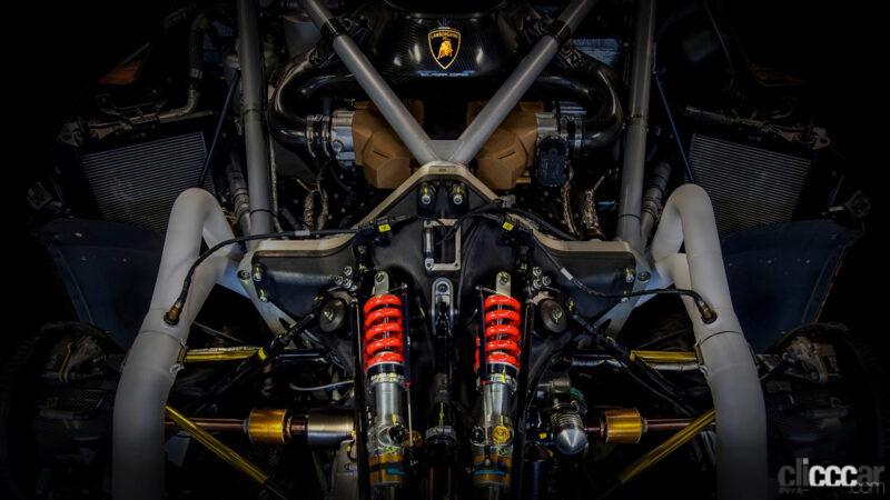 「ランボルギーニ最強のV12自然吸気エンジンを搭載したエッセンツァSC V12が日本初公開」の3枚目の画像