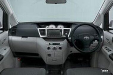 2001年発売のヴォクシーの運転席周り、インパネ集中化によって操作性を高めている