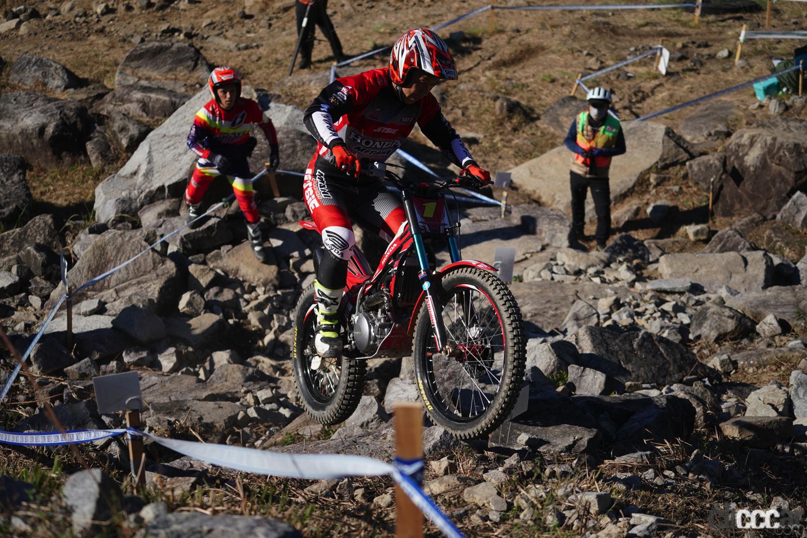 Honda Trial Champ 03 画像 全日本トライアル選手権で ホンダを駆る小川友幸選手が11回目の年間チャンピオンを獲得 Clicccar Com