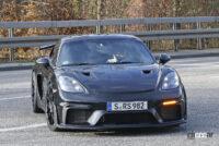 噂のフェンダーダクトがついに露出。ポルシェ・ケイマン最速の「GT4 RS」、市販モデルをキャッチ - Porsche Cayman GT4 RS 15