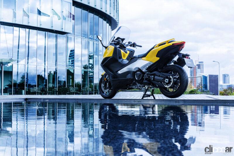 「スタイル一新！ヤマハの560ccスポーツスクーター「TMAX」「TMAX Tech MAX」に2022年モデル登場」の3枚目の画像