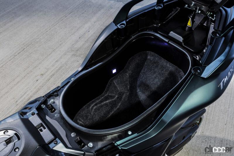 「スタイル一新！ヤマハの560ccスポーツスクーター「TMAX」「TMAX Tech MAX」に2022年モデル登場」の8枚目の画像