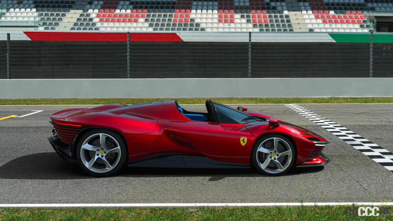 「フェラーリIconaシリーズの新モデルであるデイトナSP3をムジェロ・サーキットで公開！」の3枚目の画像