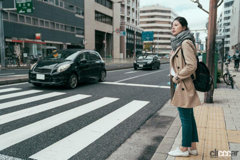 「信号のない横断歩道、クルマは一時停止が必要？歩行者優先は道路交通法の決まりです！　」の2枚目の画像