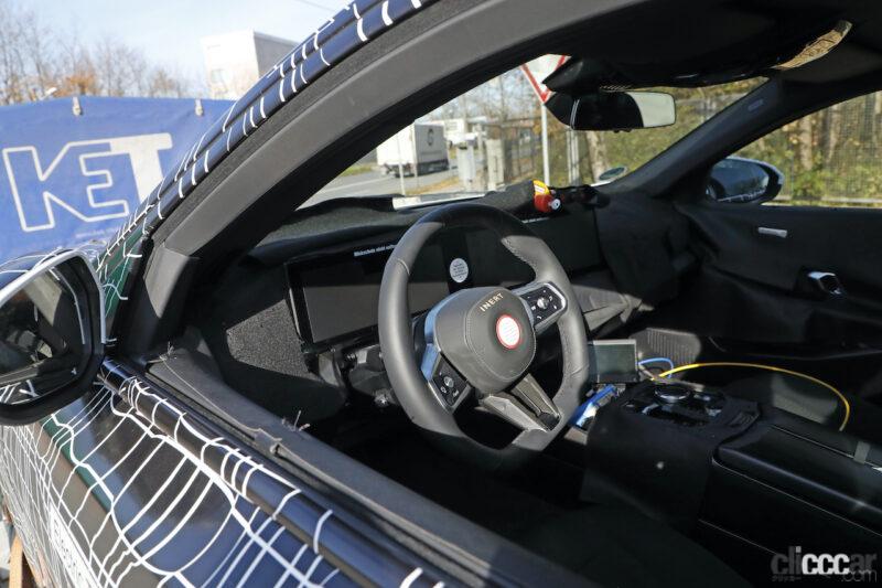 「新型BMW 5シリーズ、車内湾曲ディスプレイを初めて激写！」の1枚目の画像
