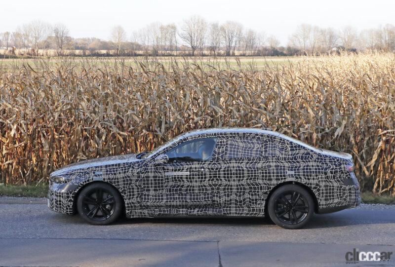 「新型BMW 5シリーズ、車内湾曲ディスプレイを初めて激写！」の10枚目の画像
