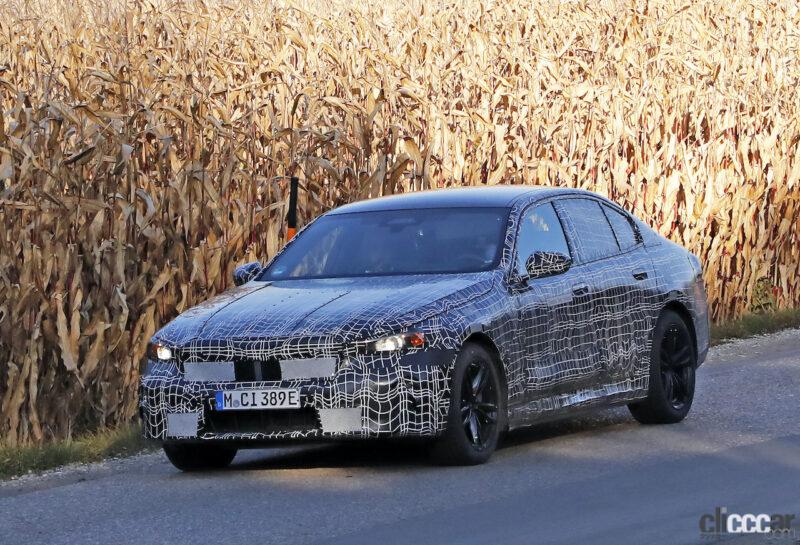 「新型BMW 5シリーズ、車内湾曲ディスプレイを初めて激写！」の5枚目の画像