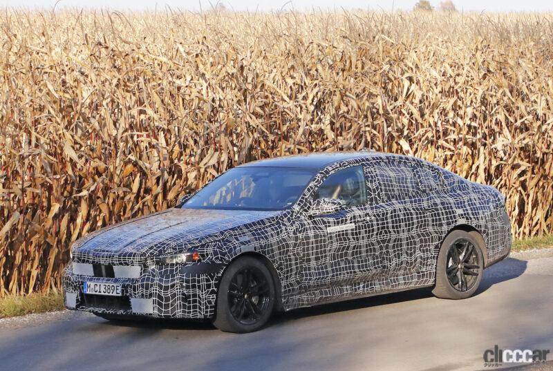 「新型BMW 5シリーズ、車内湾曲ディスプレイを初めて激写！」の8枚目の画像