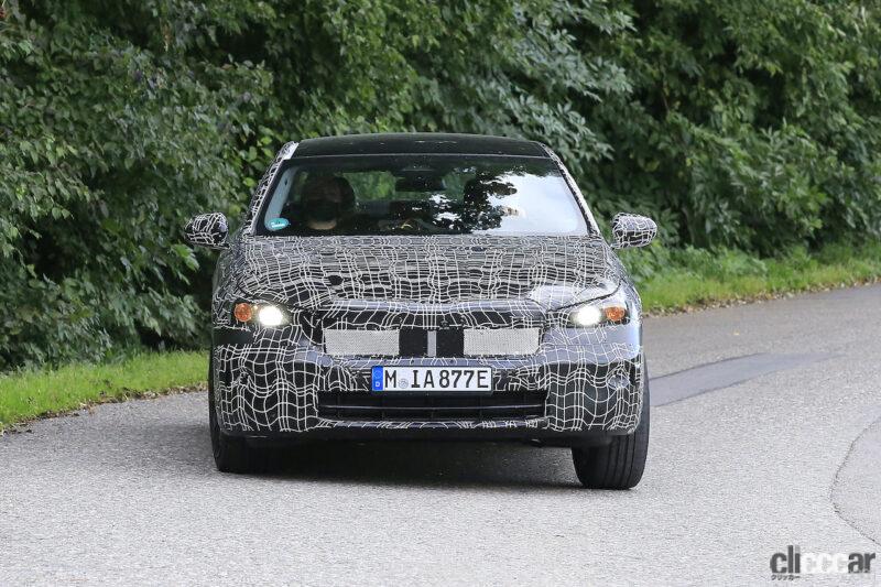 「BMW 5シリーズツーリングに初のEV「i5」設定の噂！」の1枚目の画像