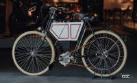 「120年前のお宝発見！英国・トライアンフの1901年製プロトタイプは自転車みたいな「ペダル付きバイク」だった」の3枚目の画像ギャラリーへのリンク