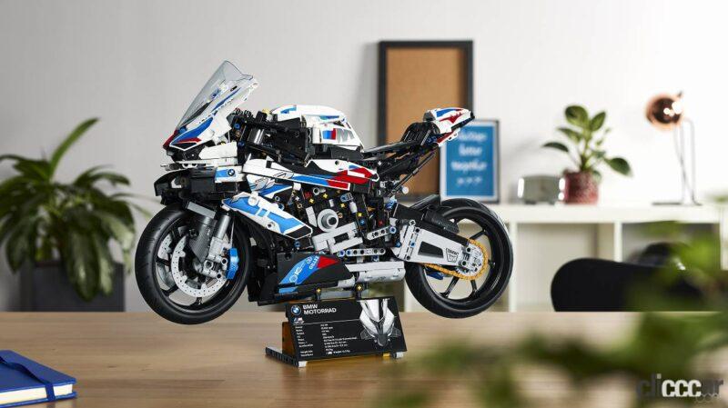 「全長45cm超。自分へのお年玉、友人へのプレゼントにいかが？スーパーバイク「BMW M 1000 RR」を再現したレゴ テクニック登場！」の5枚目の画像