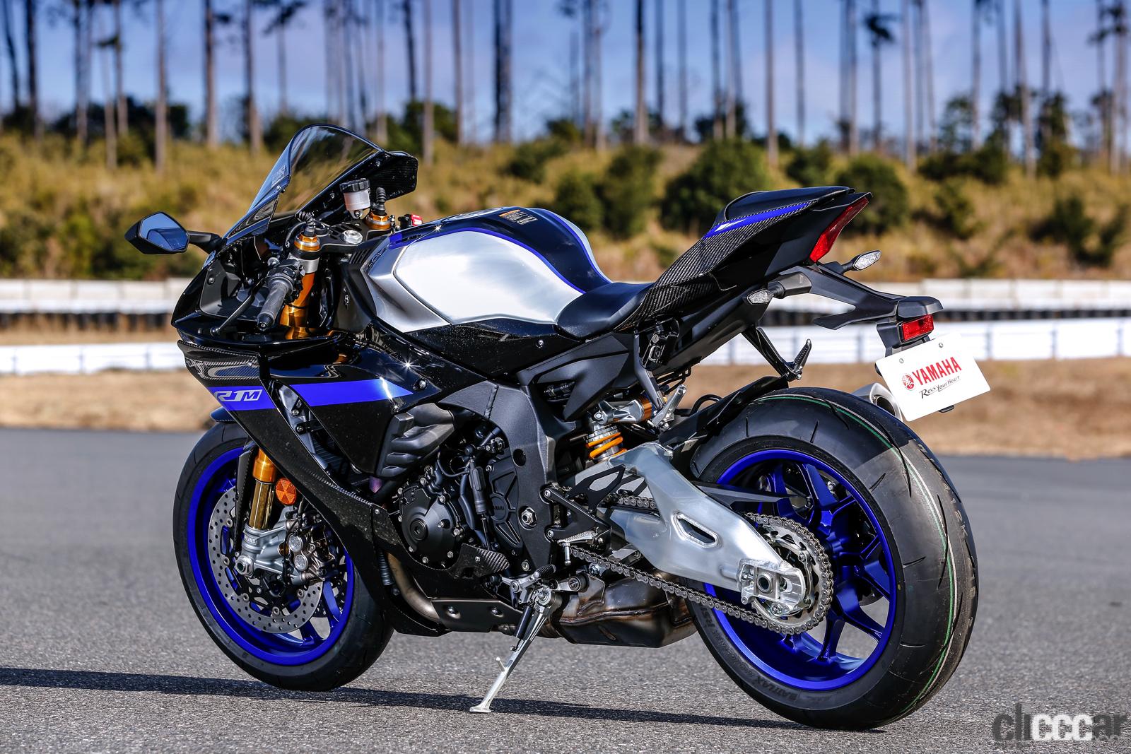 22 Yamaha Yzf R1m R1 03 画像 ヤマハ新型 Yzf 7 と超速yzf R1mを乗り比べ オジさんライダーのバイク遊びで楽しいのはどっちか Clicccar Com
