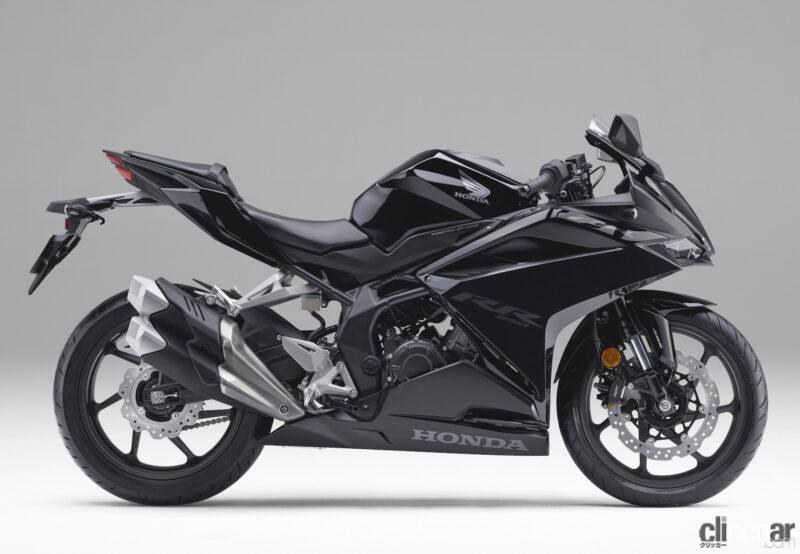 「ホンダの軽量スーパースポーツ「CBR250RR」、2022年新色はシンプルなブラックで精悍さアップ！」の1枚目の画像