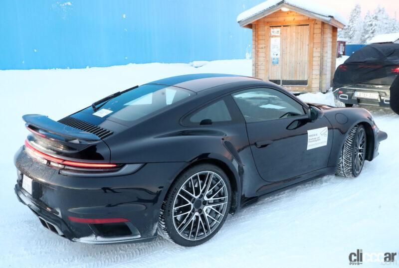 「コクピットはタイカン風!? ポルシェ911ターボ改良型を初スクープ」の4枚目の画像