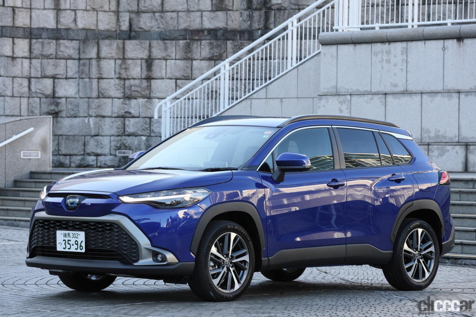 売れ行き絶好調のトヨタ・カローラ クロスとホンダ・ヴェゼルの車内