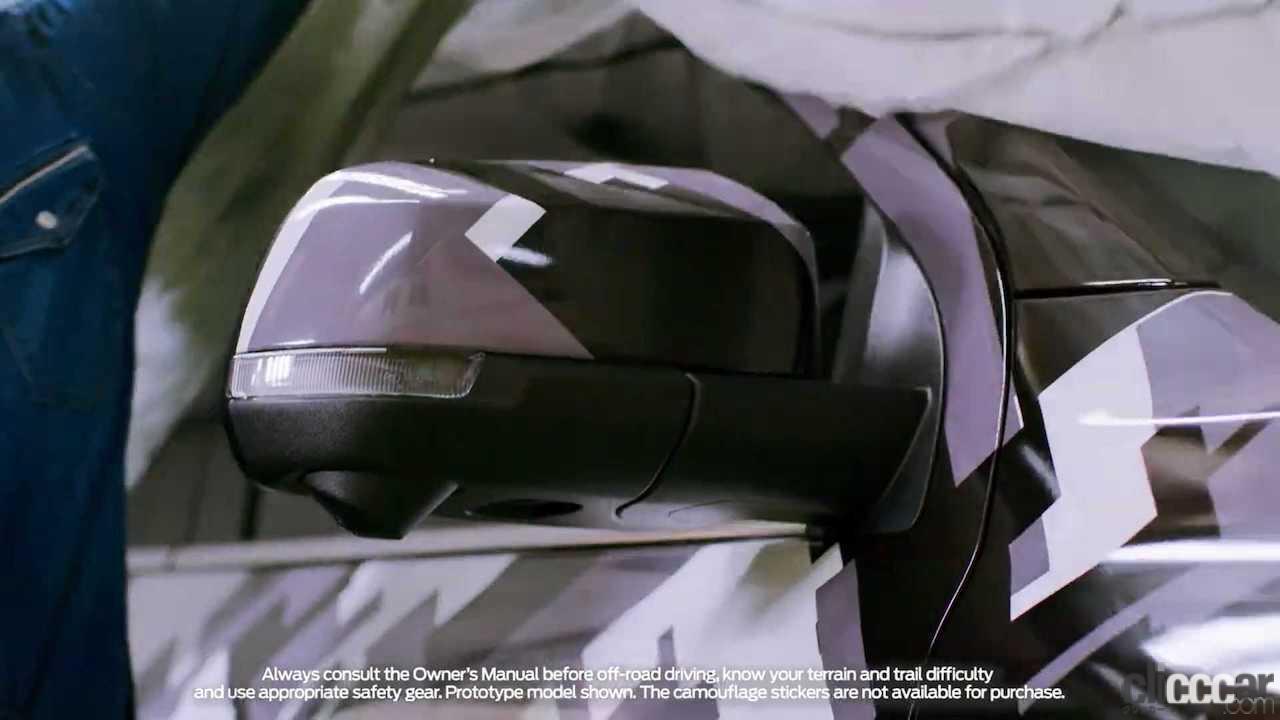 「最新デザイトレンドを採用したフォード3列7人乗りSUV「エベレスト」次期型をキャッチ」の4枚目の画像