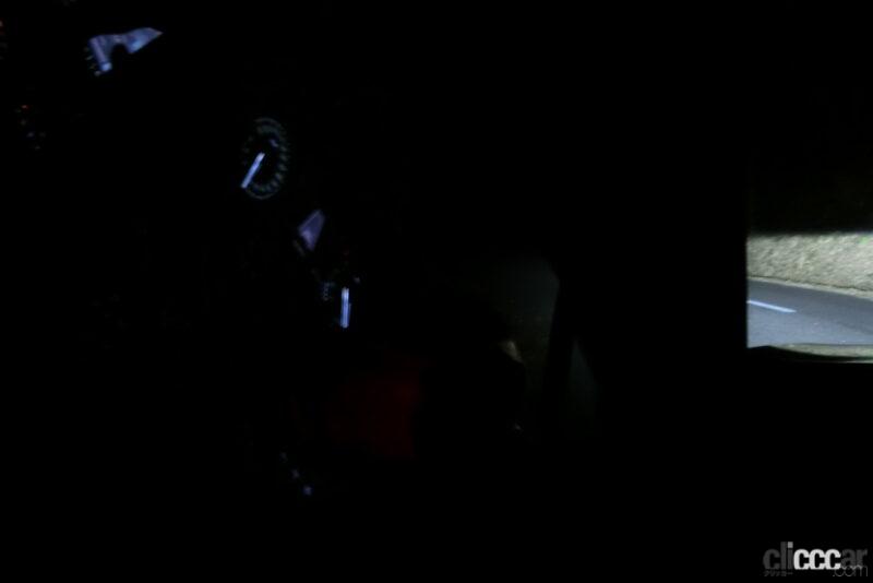 「高級外車キャデラックのヘッドライト・テールランプはどう光る？最新キャデラックXT4試乗その3／ライトと夜間走行編【新型車ねちねちチェック第8弾】」の33枚目の画像