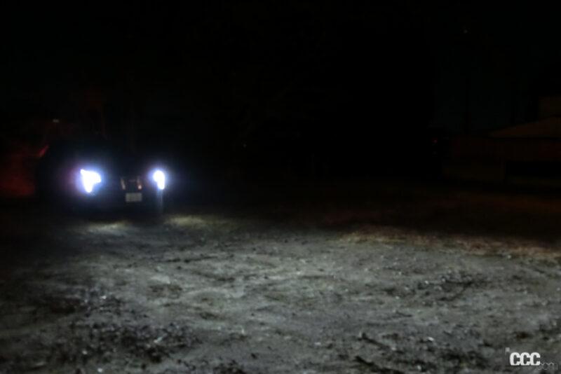 「高級外車キャデラックのヘッドライト・テールランプはどう光る？最新キャデラックXT4試乗その3／ライトと夜間走行編【新型車ねちねちチェック第8弾】」の9枚目の画像