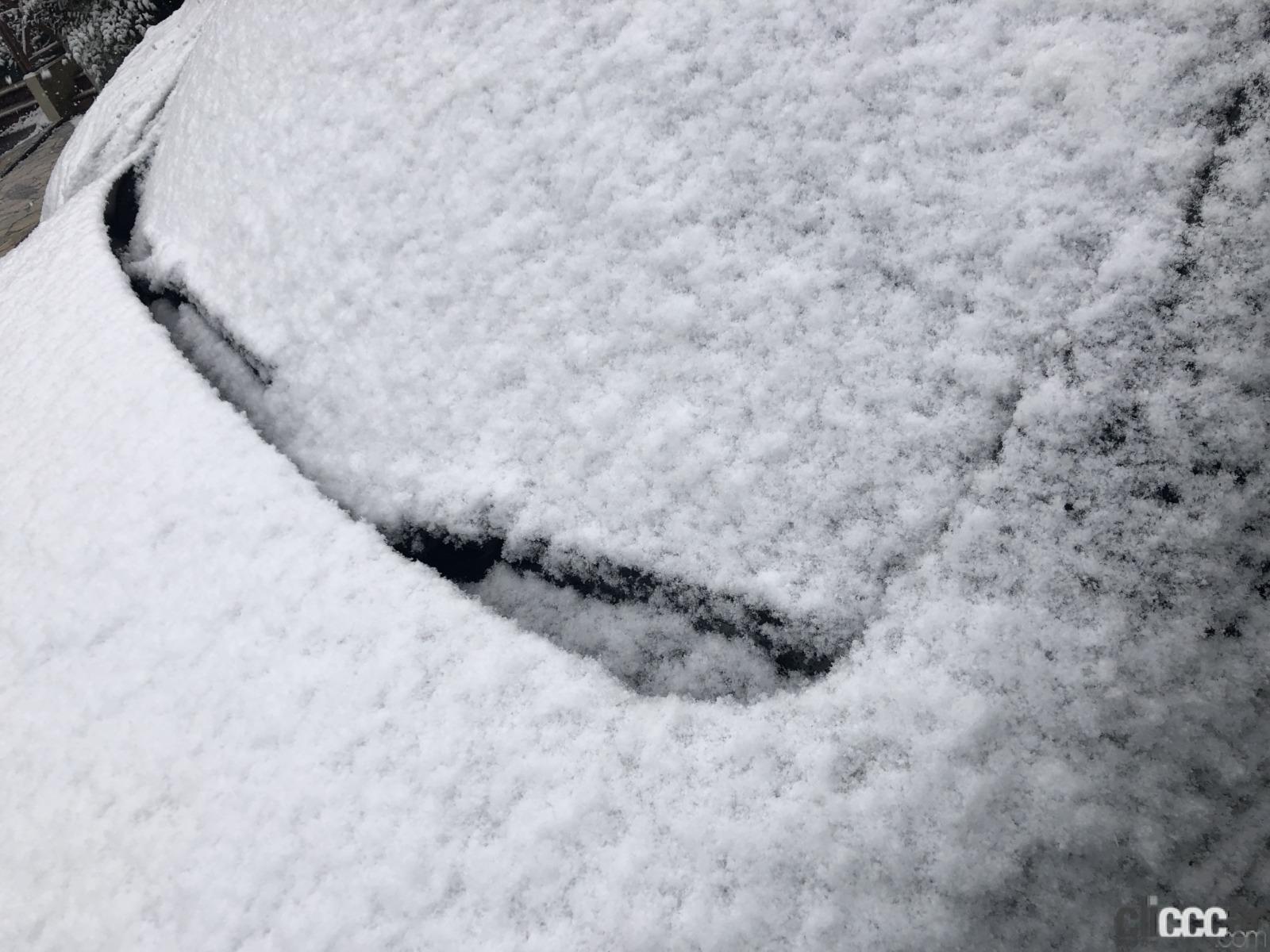 「雪対策！そのままではワイパーが立てられないコンシールドワイパーの立て方」の13枚目の画像