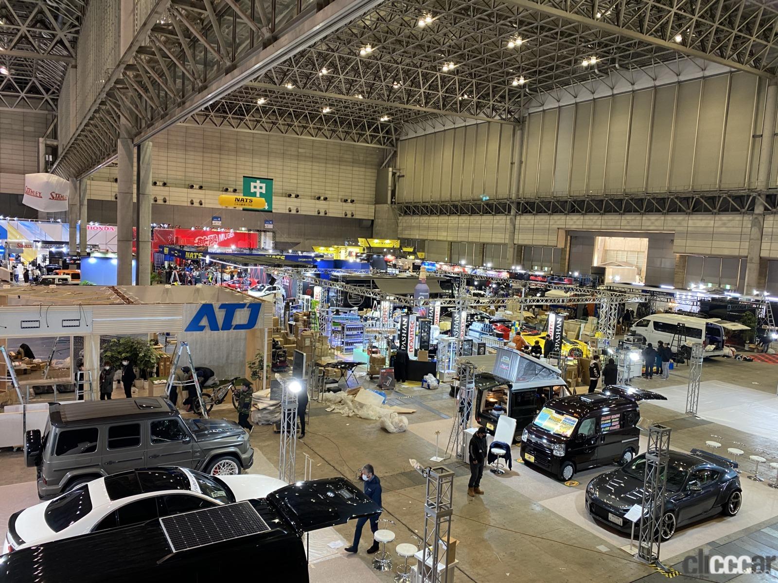 Tokyoautosalon22 02 画像 超直前情報 東京オートサロン22は1月14日 16日 幕張メッセで開催 只今ブース設営中 Kansaiサービス 向井さんにプチインタビューしてみた 東京オートサロン22 Clicccar Com