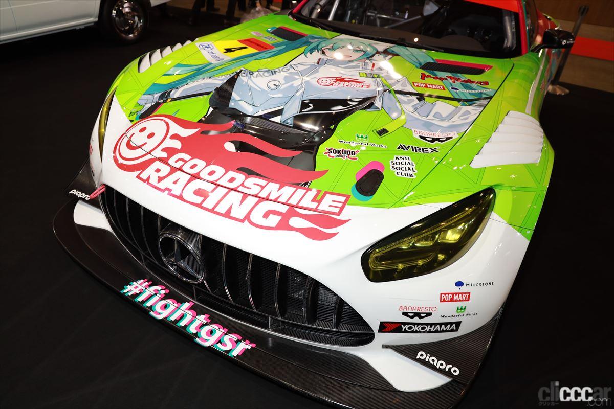 埼玉自動車大学校ブースでグッドスマイル 初音ミク Amgの22参戦モデルを展示 東京オートサロン22 Clicccar Com 埼玉自動車大学校ブースでグッドスマイル 初音ミク Amgの22参戦モデルを展示 東京オートサロン22 Clicccar Com