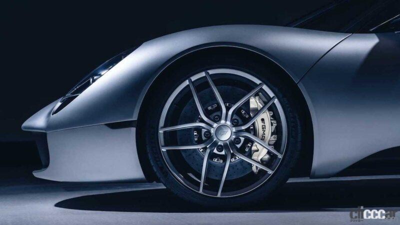 「運転席はアナログ!? 約2億1000万円のゴードン・マレー新型スーパーカー「T.33」世界初公開」の22枚目の画像