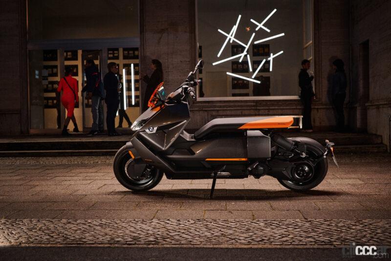 「まるでSF映画に登場するバイク!? BMWが中型EVスクーターの新型「CE04」を国内販売」の4枚目の画像
