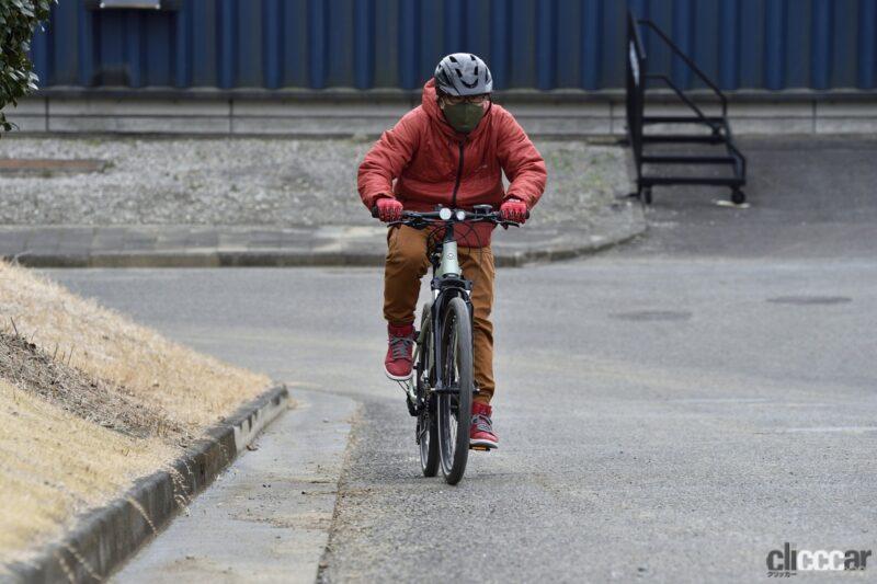 「ヤマハ新型e-バイク「クロスコアRC」に試乗！ 街から郊外までオートマ感覚で走れちゃう快適クロスバイク」の4枚目の画像