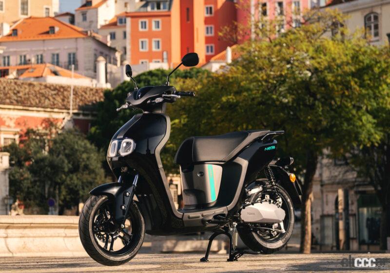「ヤマハが原付サイズの新型EVスクーター「NEOS」を発表！欧州で3月より発売」の1枚目の画像