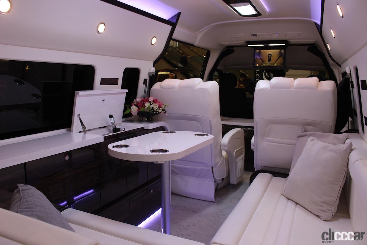 白い内装が際立つハイエース8ナンバーキャンピングカー登録の ウイングス プレミアム ジャパンキャンピングカーショー22 Clicccar Com 白い内装が際立つハイエース8ナンバーキャンピングカー登録の ウイングス プレミアム ジャパンキャンピングカーショー22 Clicccar Com