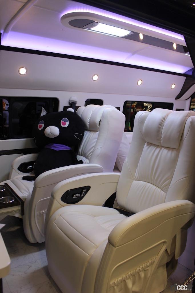 白い内装が際立つハイエース8ナンバーキャンピングカー登録の ウイングス プレミアム ジャパンキャンピングカーショー22 Clicccar Com 白い内装が際立つハイエース8ナンバーキャンピングカー登録の ウイングス プレミアム ジャパンキャンピングカーショー22 Clicccar Com