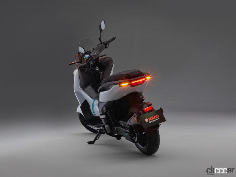 「ヤマハが原付2種の新型EVスクーター「E01」を発表。実証実験向けに7月から導入」の4枚目の画像