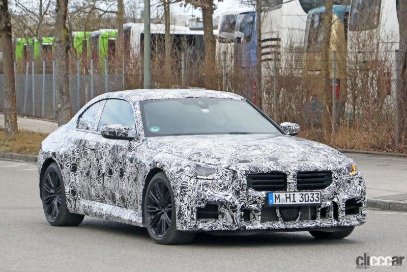 「新型BMW M2、垂直スリットを配置した新キドニーグリルが特徴！」の2枚目の画像