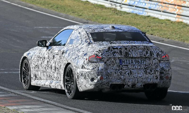 「BMW M2に新型あり！電動化されない最後のモデルがニュルブルクリンクで高速テスト」の11枚目の画像