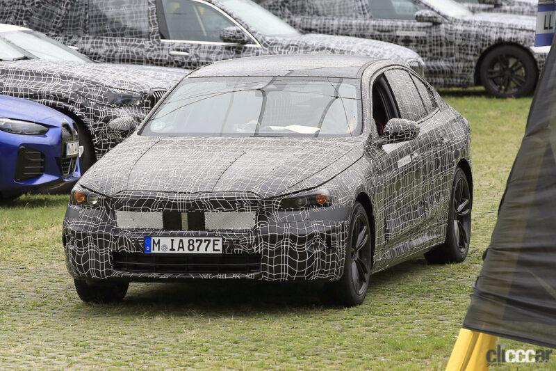 「BMW 5シリーズ初のEV版「i5」、ガソリン車との違いはほぼ無し【動画】」の8枚目の画像