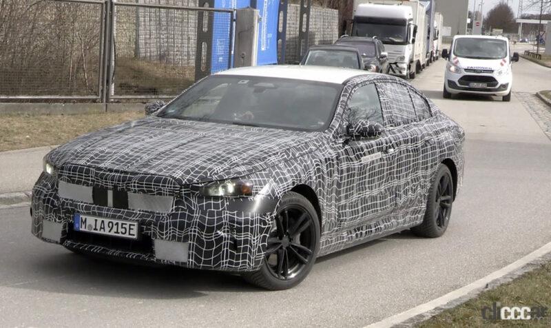 「BMW 5シリーズ初のEV版「i5」、ガソリン車との違いはほぼ無し【動画】」の5枚目の画像