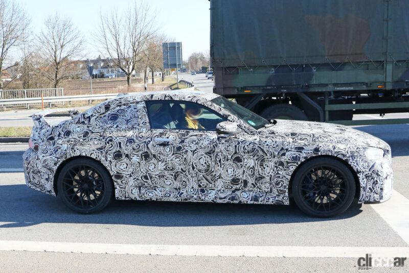 「BMW M2がさらに過激に！センターマウント4本出しマフラー装着のプロトタイプをキャッチ」の4枚目の画像