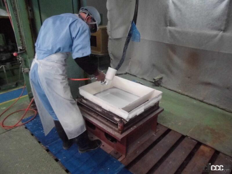 「ヤマハ発動機がバイオマス樹脂を使うFRP（繊維強化プラスチック）製品をボートに採用」の2枚目の画像