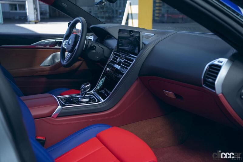 「限定車BMW「THE 8 X JEFF KOONS」は、色見本をルーペで何度も確認しながら200時間以上かけて手作業でペイント」の7枚目の画像