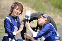 山本もえぎさん(左)、安西茉莉さん(右)