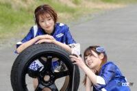 山本もえぎさん(左)、安西茉莉さん(右)